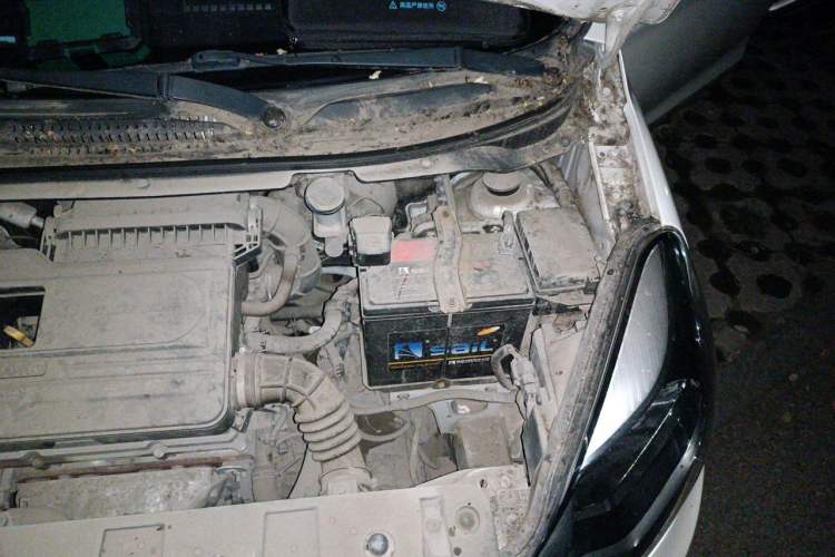 Used CHANGAN Benni 2014 1.4L IMT Luxury Model Engine Bay Left