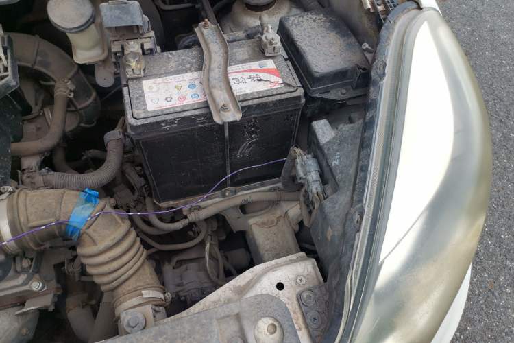 Used CHANGAN Benni 2014 1.4L IMT Luxury Model Engine Bay Left
