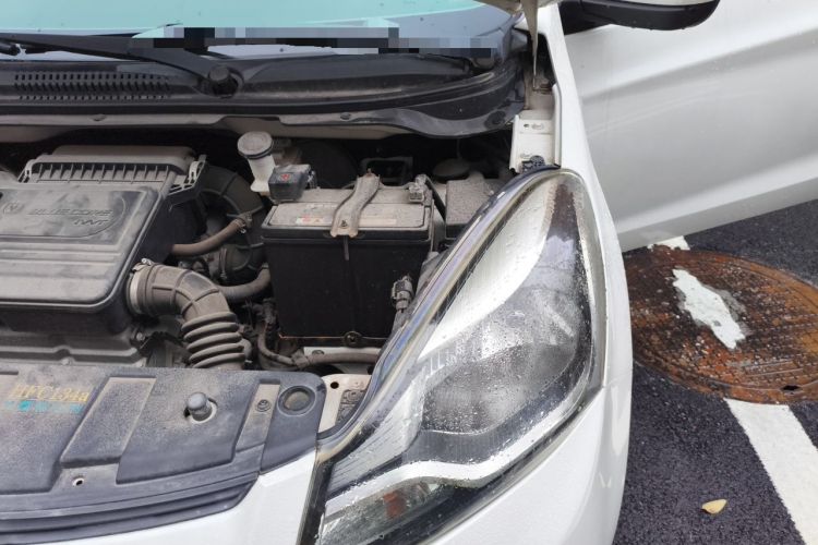Used CHANGAN Benni 2014 1.4L IMT Luxury Model Engine Bay Left