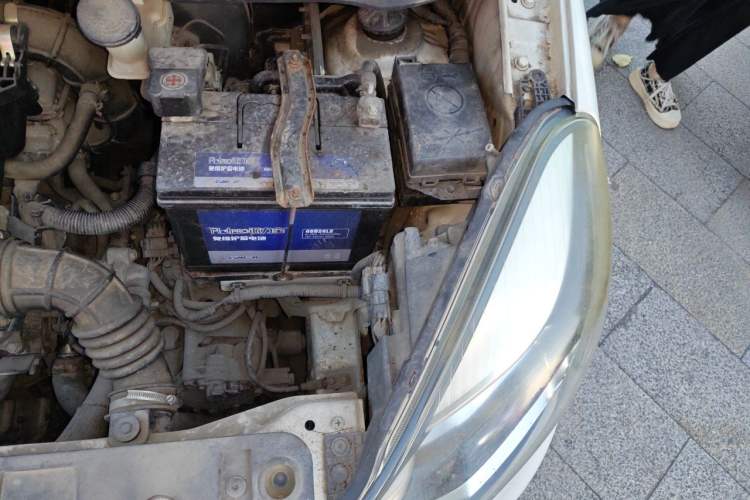 Used CHANGAN Benni 2014 1.4L IMT Luxury Model Engine Bay Left