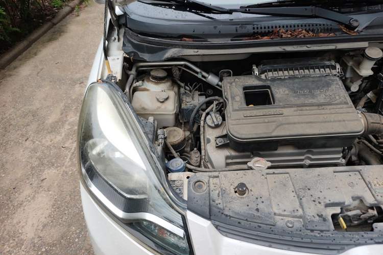 Used CHANGAN Benni 2014 1.4L IMT Luxury Model Engine Bay Right