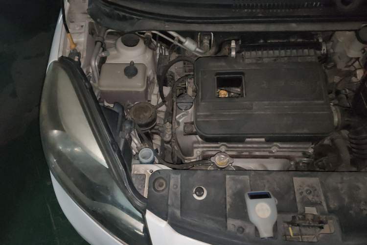 Used CHANGAN Benni 2014 1.4L IMT Luxury Model Engine Bay Right