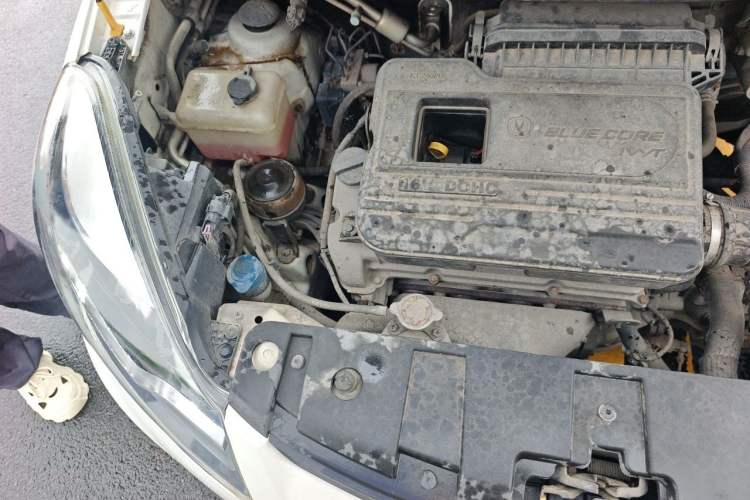 Used CHANGAN Benni 2014 1.4L Manual Luxury Model Engine Bay Right