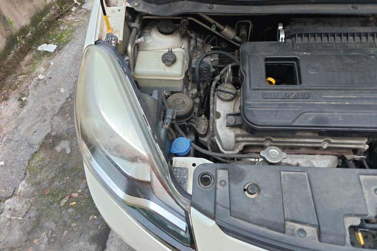 Used CHANGAN Benni 2014 1.4L Manual Luxury Model Engine Bay Right
