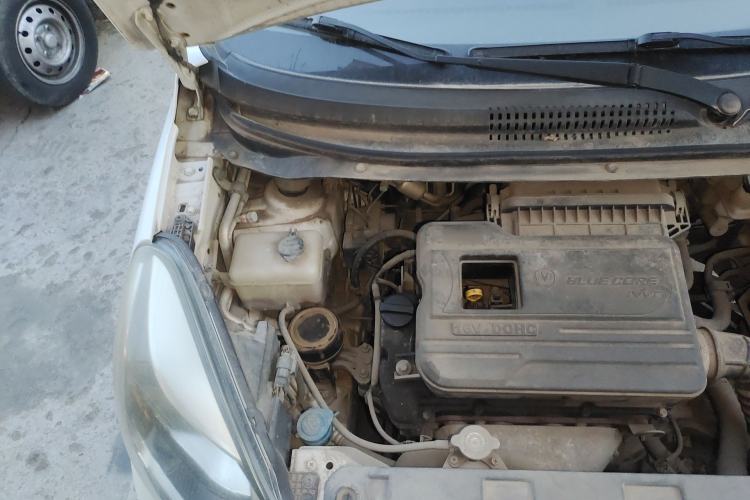 Used CHANGAN Benni 2014 1.4L Manual Luxury Model Engine Bay Right