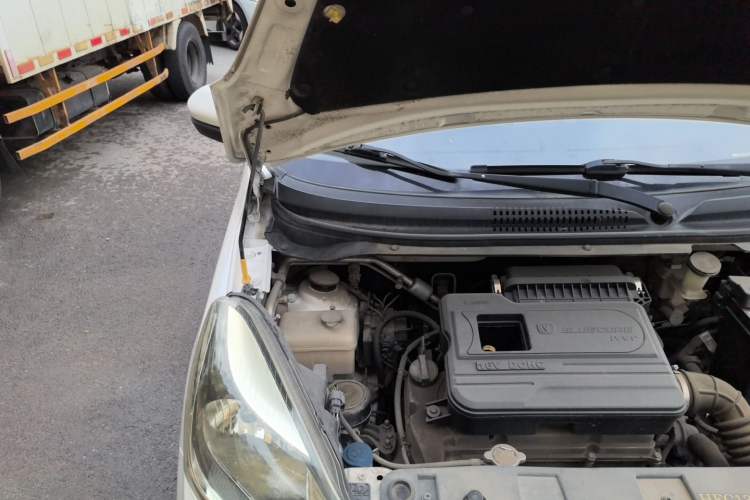 Used CHANGAN Benni 2014 1.4L IMT Luxury Model Engine Bay Right