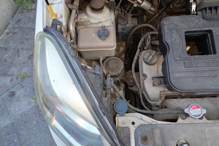 Used CHANGAN Benni 2014 1.4L IMT Luxury Model Engine Bay Right