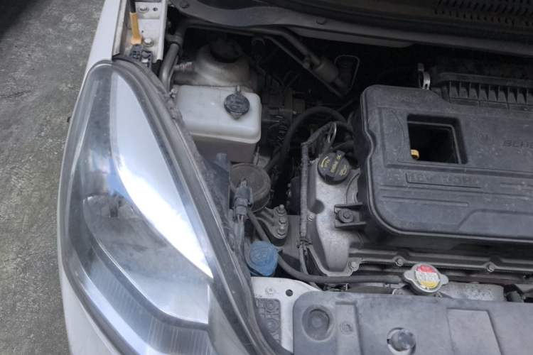 Used CHANGAN Benni 2014 1.4L Manual Luxury Model Engine Bay Right