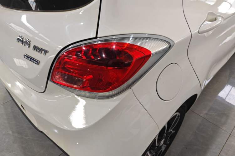 Used CHANGAN Benni 2014 1.4L IMT Luxury Model with Sunroof Exterior 3
