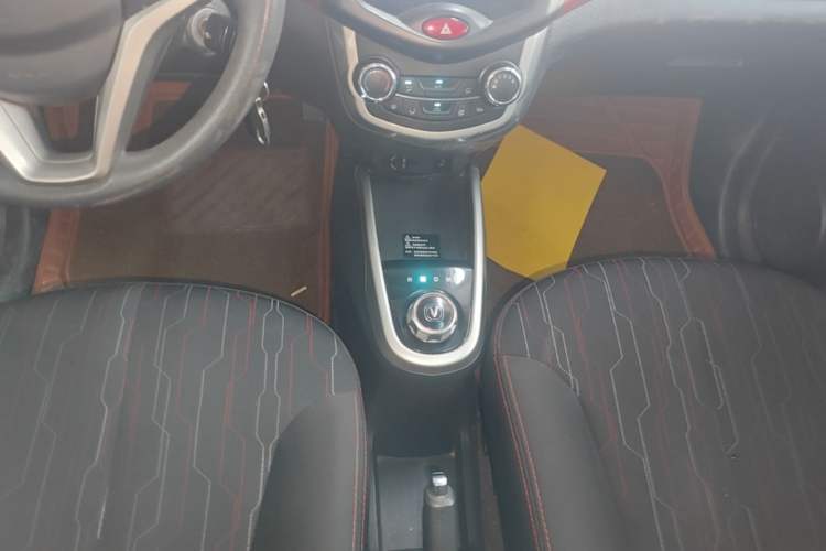Used CHANGAN Benni 2014 1.4L IMT Luxury Model with Sunroof Gear Lever