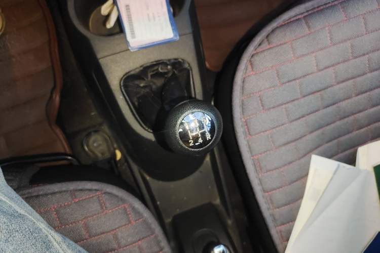 Used CHANGAN Benni 2014 1.4L Manual Luxury Model Gear Lever