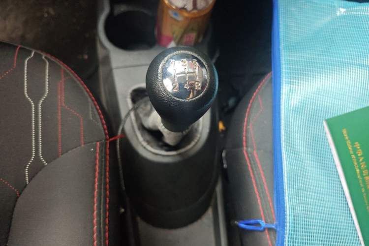 Used CHANGAN Benni 2014 1.4L Manual Luxury Model Gear Lever