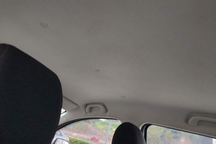 Used CHANGAN Benni 2014 1.4L IMT Luxury Model Headliner