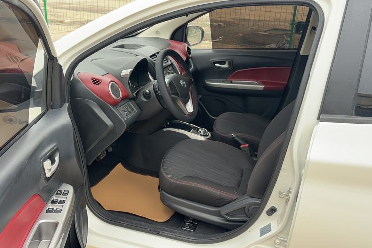 Used CHANGAN Benni 2014 1.4L IMT Luxury Model Interior 1