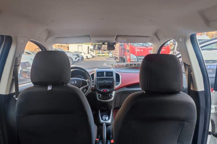 Used CHANGAN Benni 2014 1.4L IMT Luxury Model Interior 10