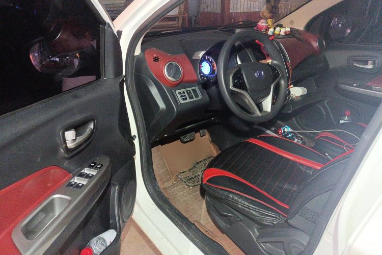 Used CHANGAN Benni 2014 1.4L IMT Luxury Model Interior 3