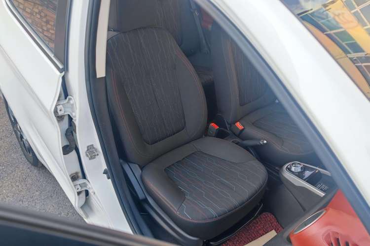 Used CHANGAN Benni 2014 1.4L IMT Luxury Model Interior 5
