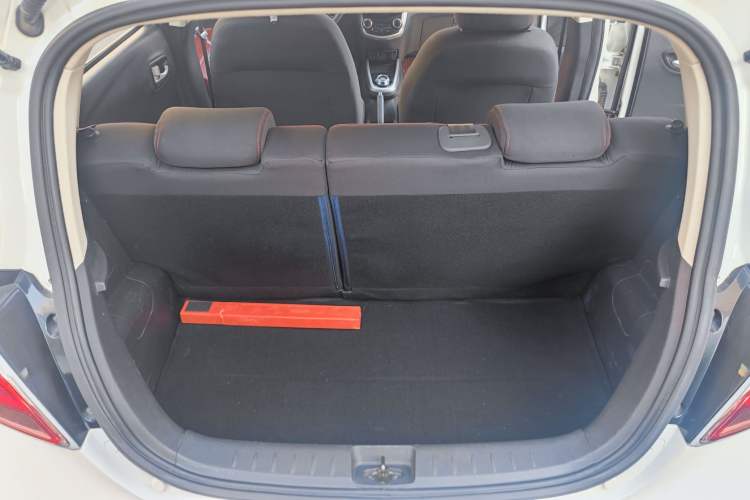 Used CHANGAN Benni 2014 1.4L IMT Luxury Model Interior 8