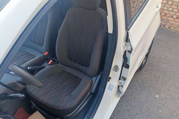 Used CHANGAN Benni 2014 1.4L IMT Luxury Model Interior 9