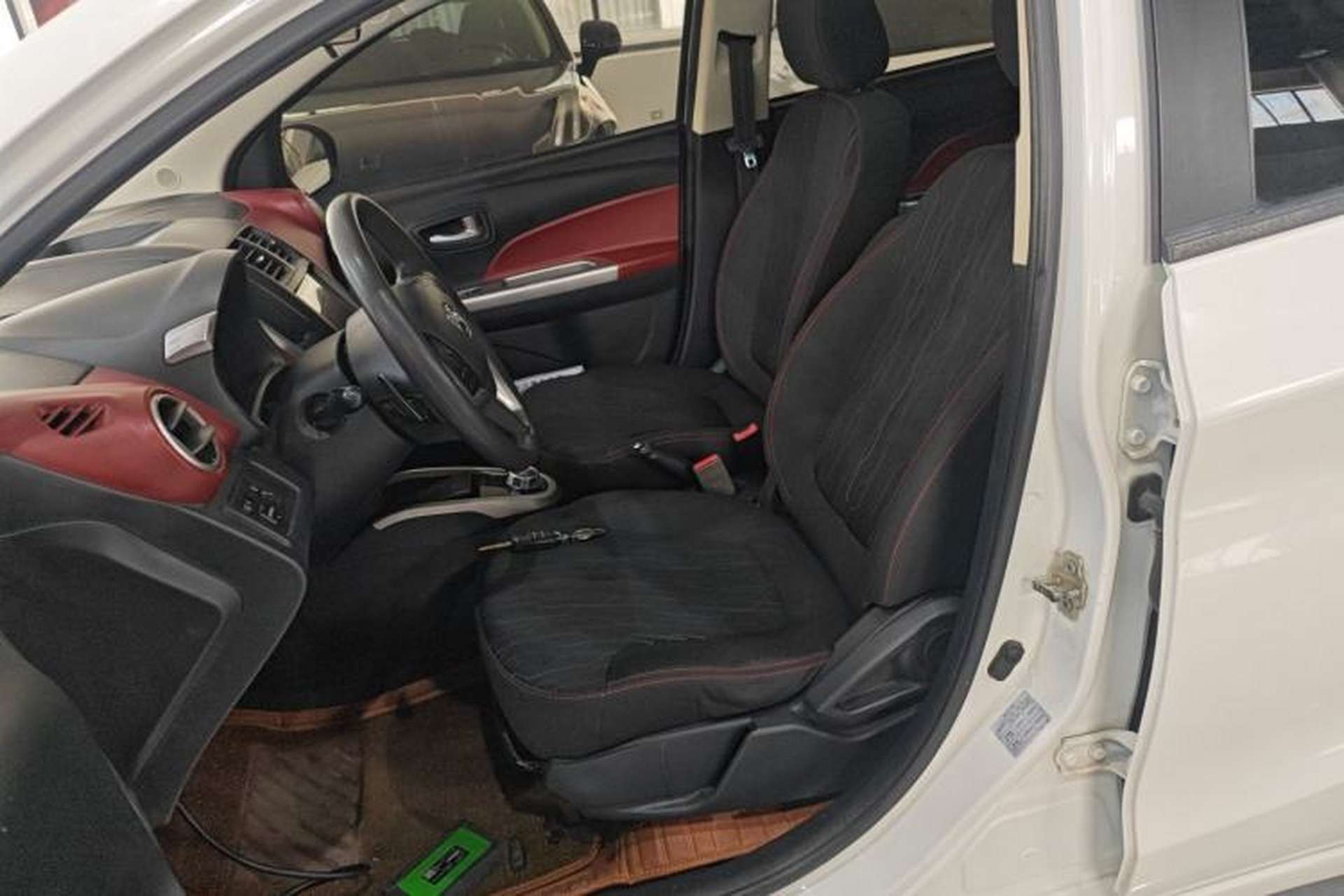 Used CHANGAN Benni 2014 1.4L IMT Luxury Model with Sunroof Left Front Seat