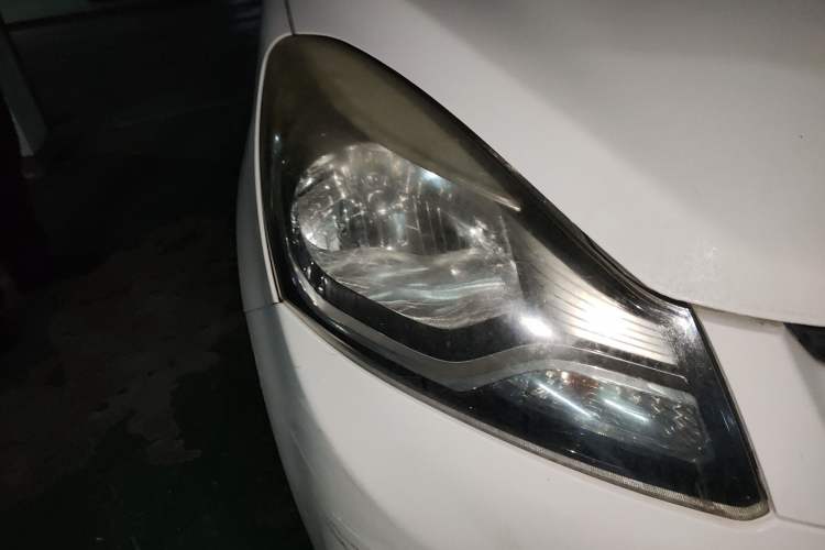 Used CHANGAN Benni 2014 1.4L IMT Luxury Model Right Front Headlight