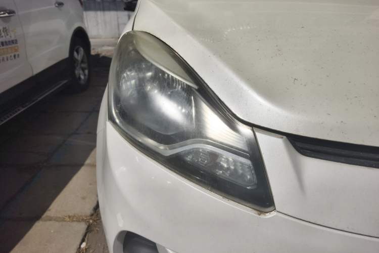 Used CHANGAN Benni 2014 1.4L Manual Luxury Model Right Front Headlight