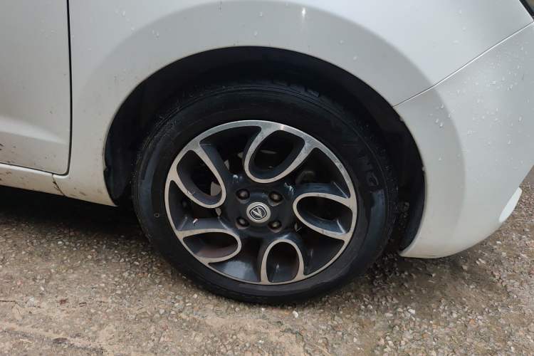 Used CHANGAN Benni 2014 1.4L IMT Luxury Model Right Front Wheel Hub