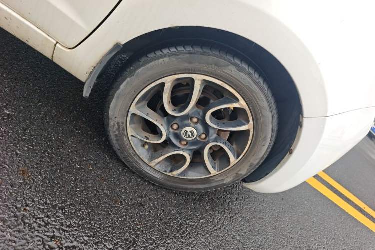 Used CHANGAN Benni 2014 1.4L Manual Luxury Model Right Front Wheel Hub