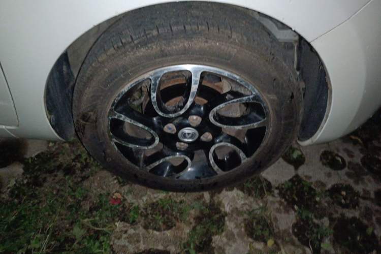Used CHANGAN Benni 2014 1.4L IMT Luxury Model Right Front Wheel Hub