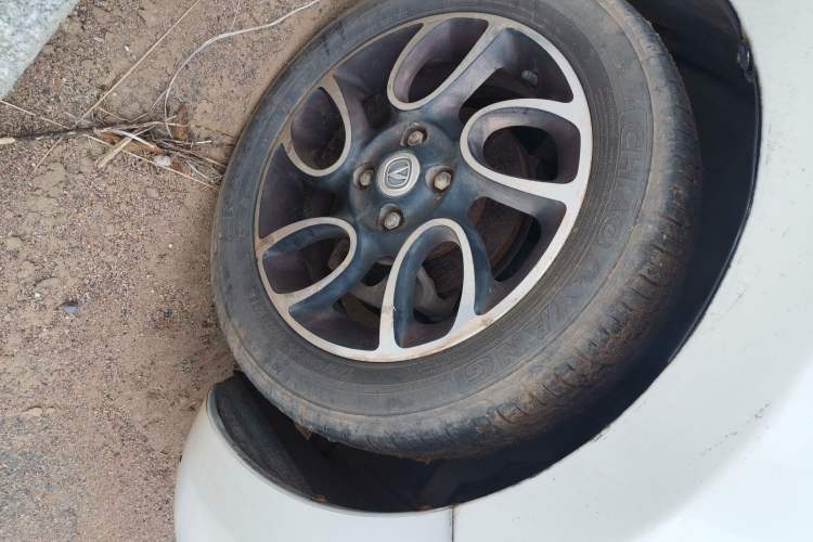 Used CHANGAN Benni 2014 1.4L IMT Luxury Model Right Front Wheel Hub