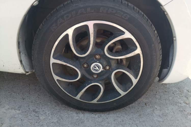 Used CHANGAN Benni 2014 1.4L IMT Luxury Model Right Front Wheel Hub