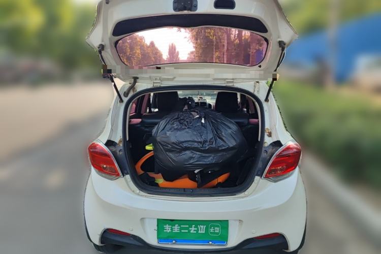 Used CHANGAN Benni 2014 1.4L IMT Luxury Model Trunk