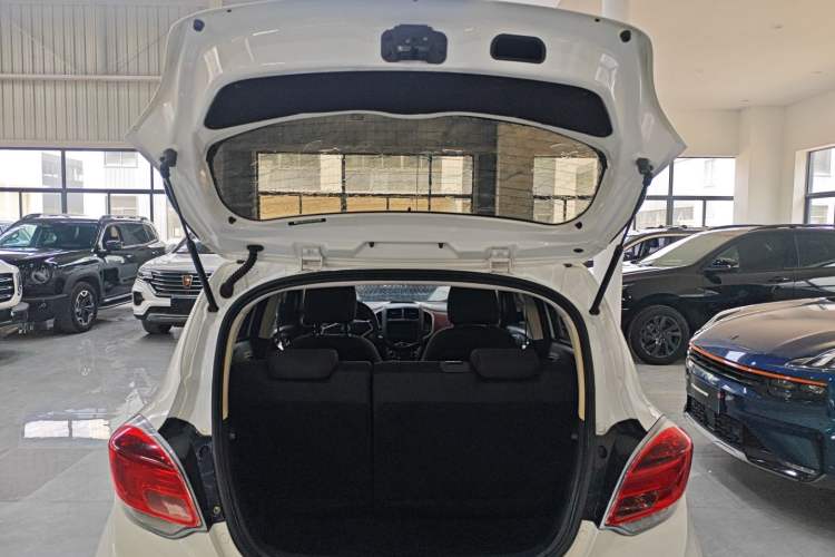 Used CHANGAN Benni 2014 1.4L IMT Luxury Model with Sunroof Trunk
