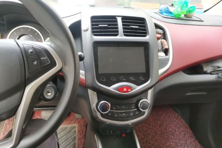 Used CHANGAN Benni 2014 1.4L IMT Luxury Model Center Console