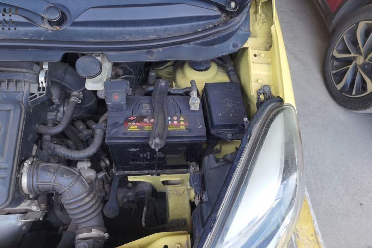 Used CHANGAN Benni 2014 1.4L Manual Luxury Model Engine Bay Left