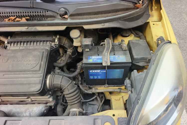 Used CHANGAN Benni 2014 1.4L IMT Luxury Model Engine Bay Left