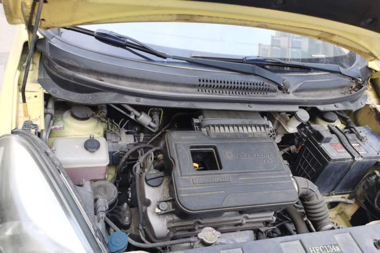 Used CHANGAN Benni 2014 1.4L IMT Luxury Model Engine Bay Right