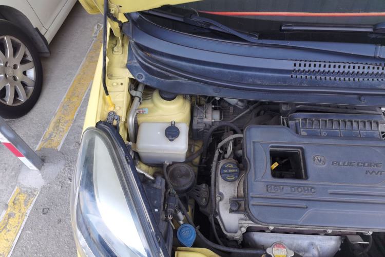 Used CHANGAN Benni 2014 1.4L Manual Luxury Model Engine Bay Right