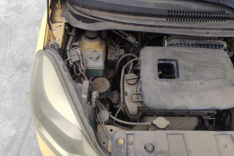 Used CHANGAN Benni 2014 1.4L Manual Luxury Model Engine Bay Right