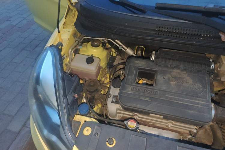 Used CHANGAN Benni 2014 1.4L Manual Luxury Model Engine Bay Right