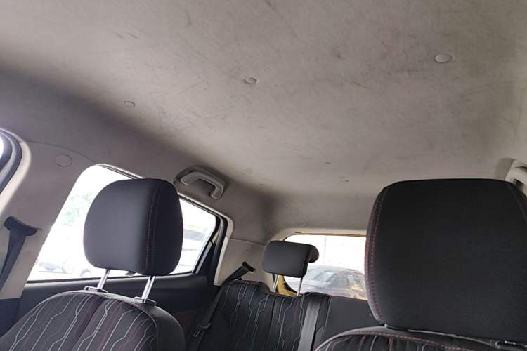 Used CHANGAN Benni 2014 1.4L IMT Luxury Model Headliner