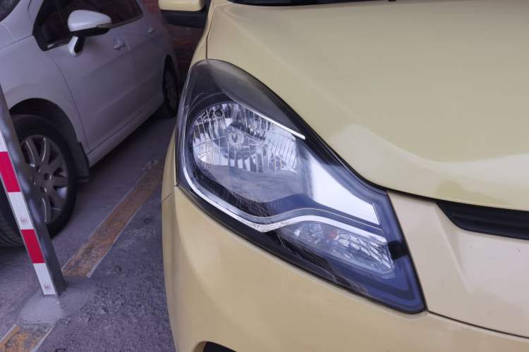 Used CHANGAN Benni 2014 1.4L Manual Luxury Model Right Front Headlight