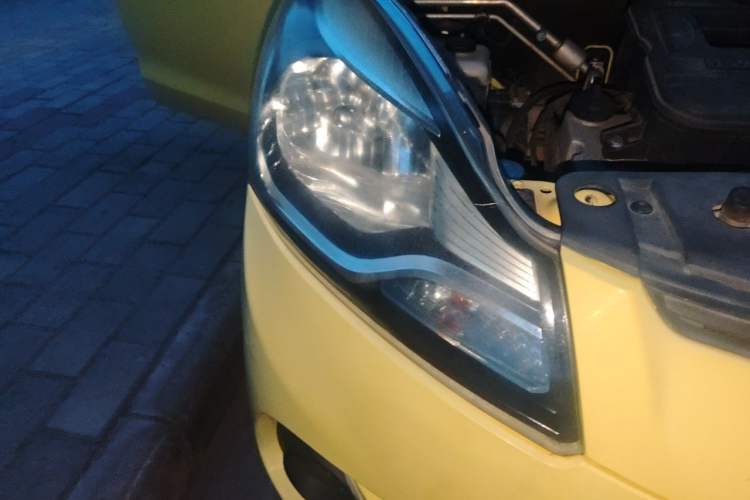 Used CHANGAN Benni 2014 1.4L Manual Luxury Model Right Front Headlight