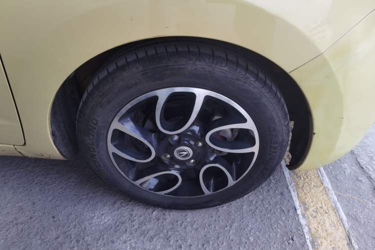 Used CHANGAN Benni 2014 1.4L Manual Luxury Model Right Front Wheel Hub