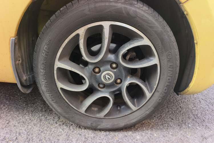 Used CHANGAN Benni 2014 1.4L IMT Luxury Model Right Front Wheel Hub