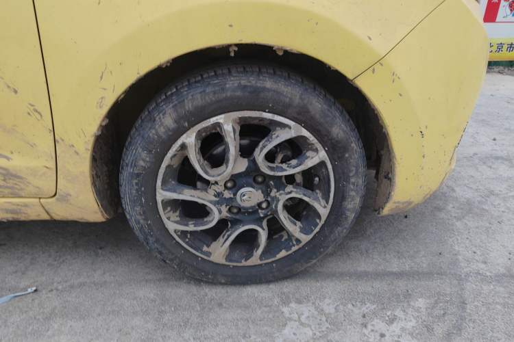 Used CHANGAN Benni 2014 1.4L Manual Luxury Model Right Front Wheel Hub
