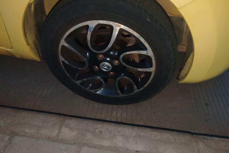 Used CHANGAN Benni 2014 1.4L Manual Luxury Model Right Front Wheel Hub
