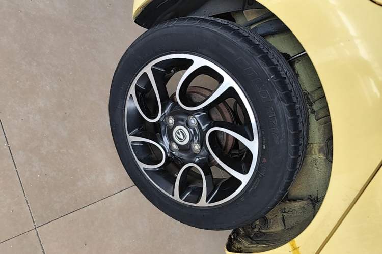 Used CHANGAN Benni 2014 1.4L IMT Luxury Model Right Rear Wheel Hub
