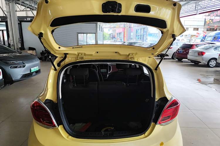 Used CHANGAN Benni 2014 1.4L IMT Luxury Model Trunk