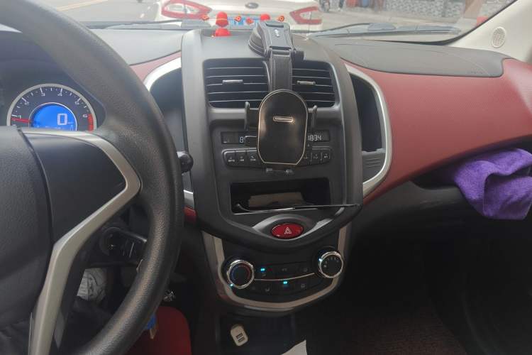 Used CHANGAN Benni 2015 1.4L Manual Luxury Model China V Standard Audio And AC Panel